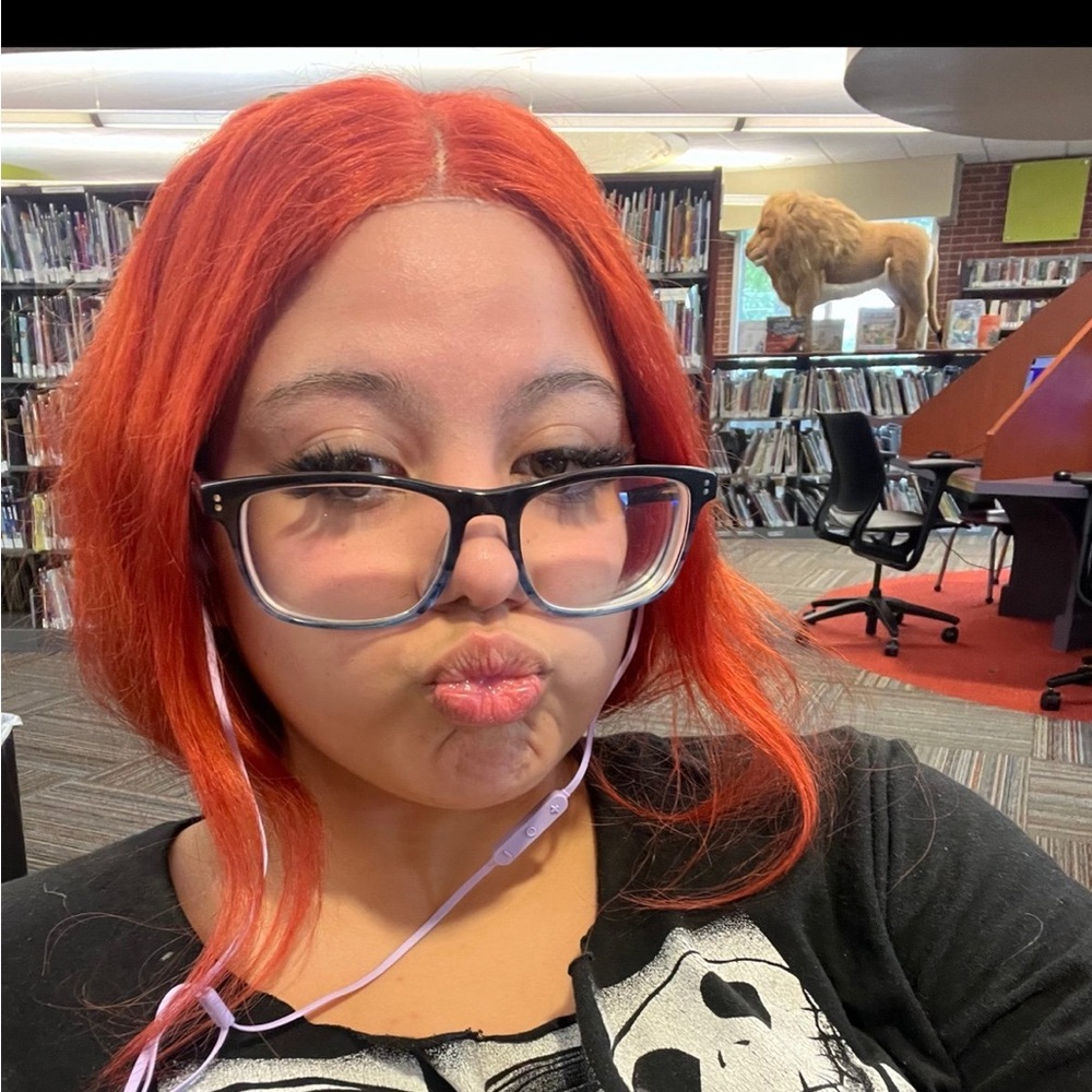 Red human wig - Picture 6 of 6